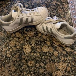 Adidas superstar size 5 (white and silver)
